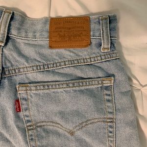 LIGHT WASH LEVIS HIGH WAISTED SHORTS